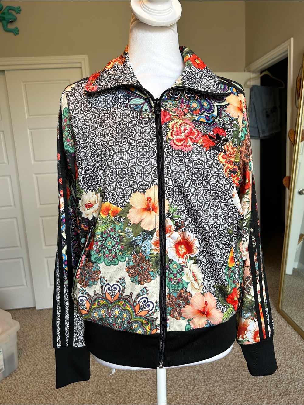 Adidas Originals x FARM Rio Jardim Agharta Floral Zip Track Jacket Size Medium